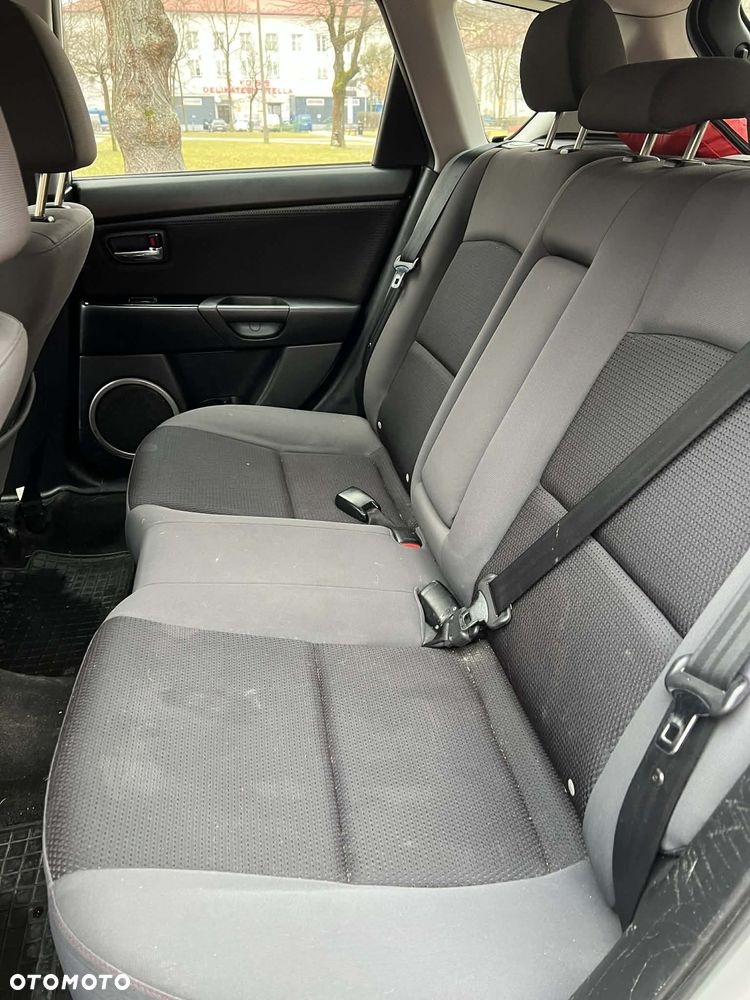 Mazda 3 1.6 Active + - 7