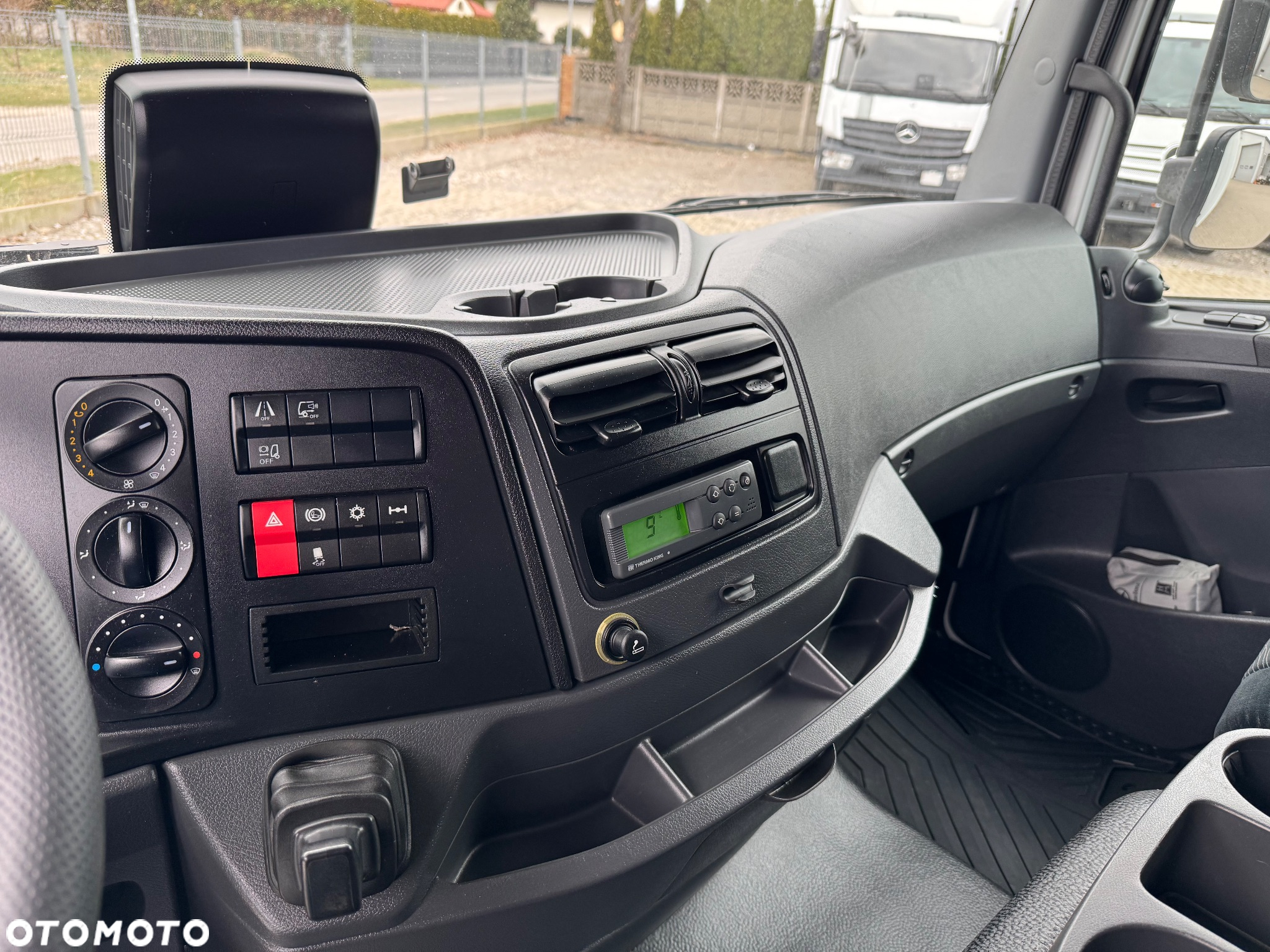 Mercedes-Benz ATEGO 1221 CHŁODNIA 7.3m + WINDA - 31