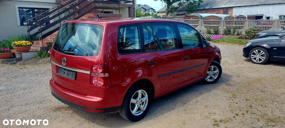 Volkswagen Touran 1.6 Conceptline - 8