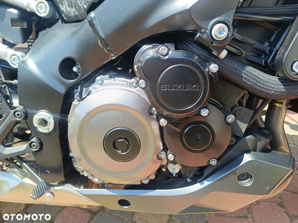 Suzuki GSX 1000 - 21