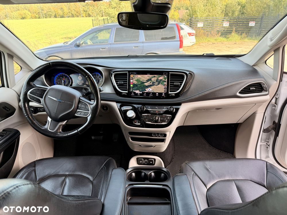 Chrysler Pacifica - 20