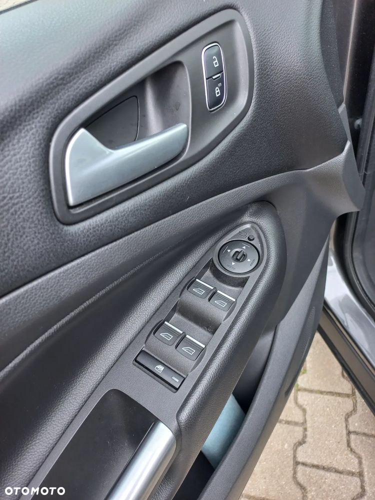 Ford Kuga 1.5 EcoBoost 2x4 SYNC - 17