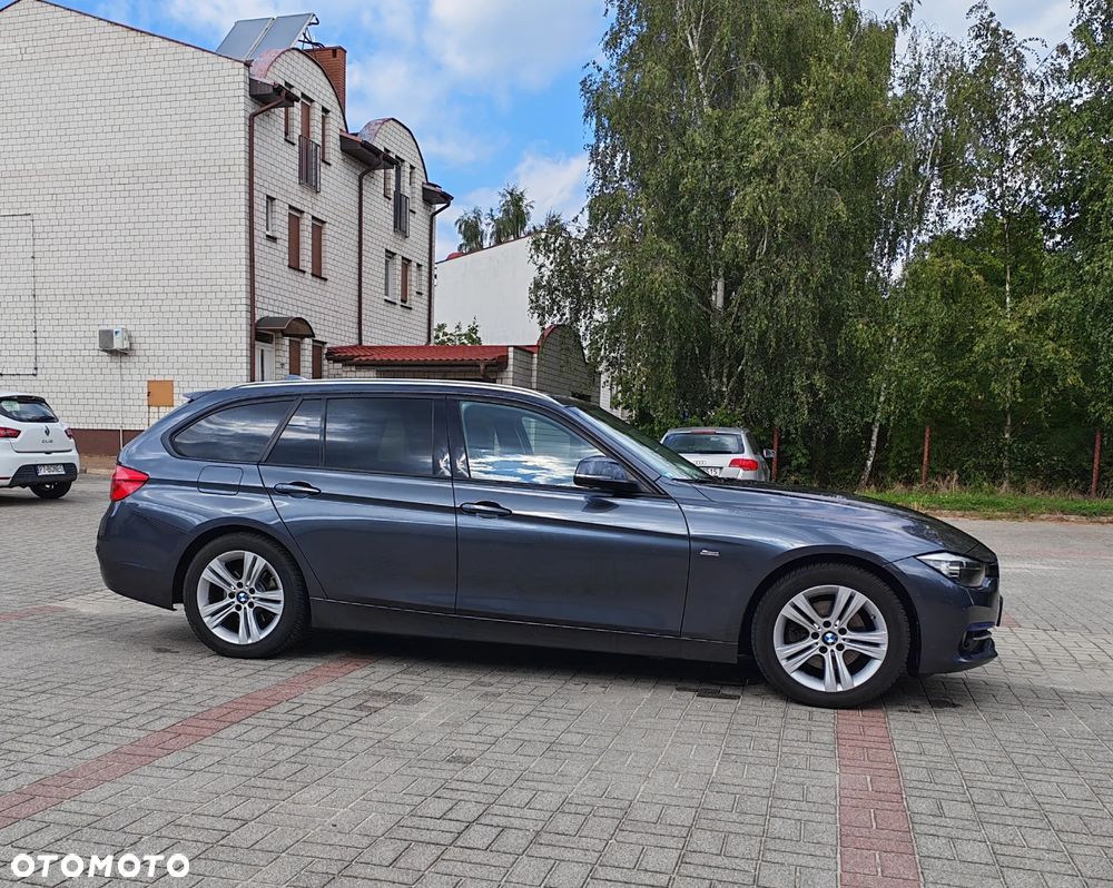 BMW Seria 3 320d Sport Line - 4