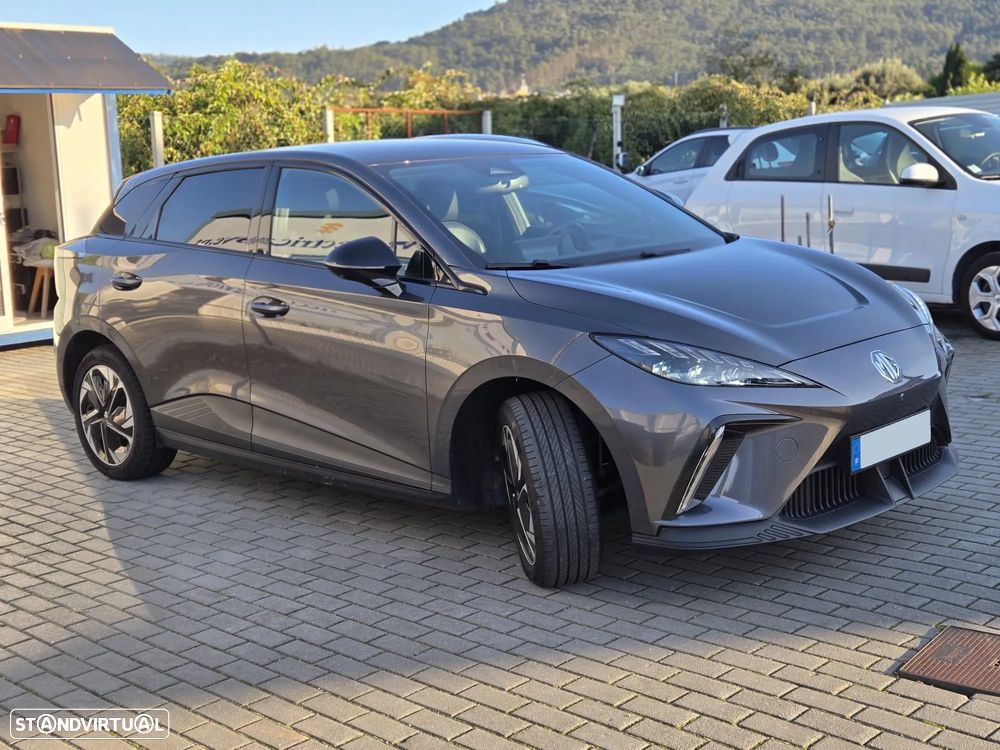 MG MG4 64 kWh Luxury - 4