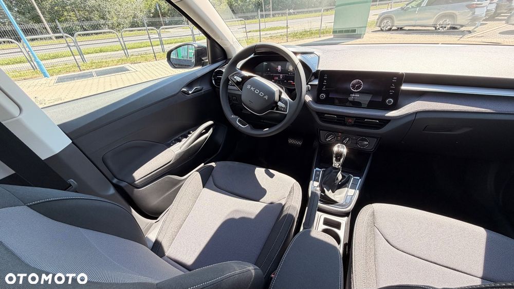 Skoda Fabia 1.0 TSI Drive DSG - 12