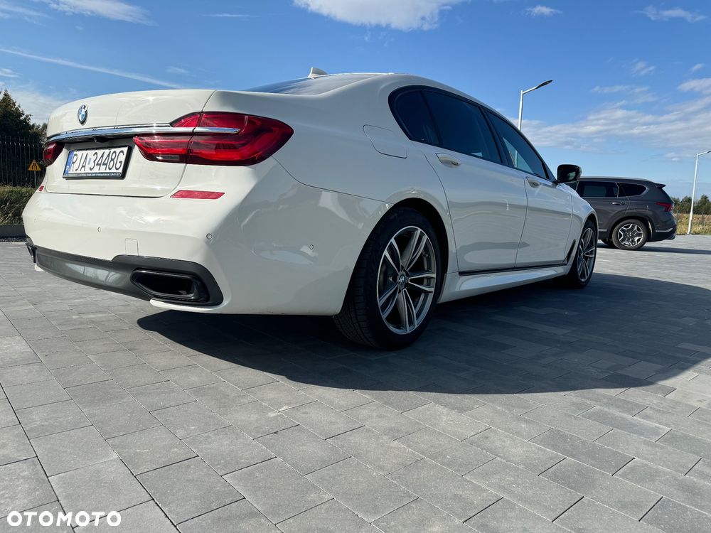 BMW Seria 7 740Li xDrive - 38