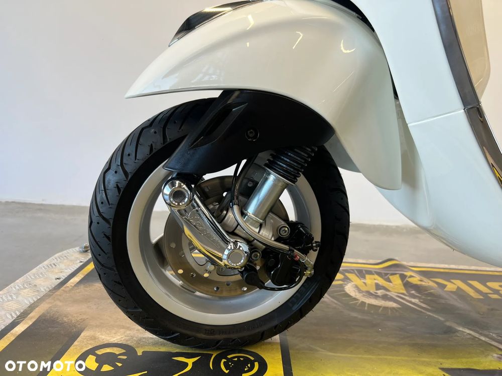 Vespa Primavera - 24