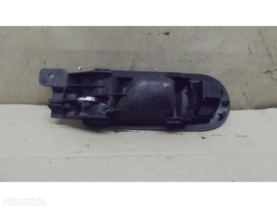 vw passat modelo 2001 puxador de porta interior - 2