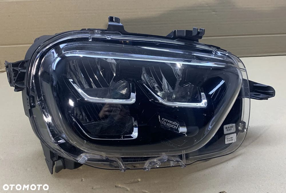 Reflektor prawy Citroen C3 III lift LED - 1