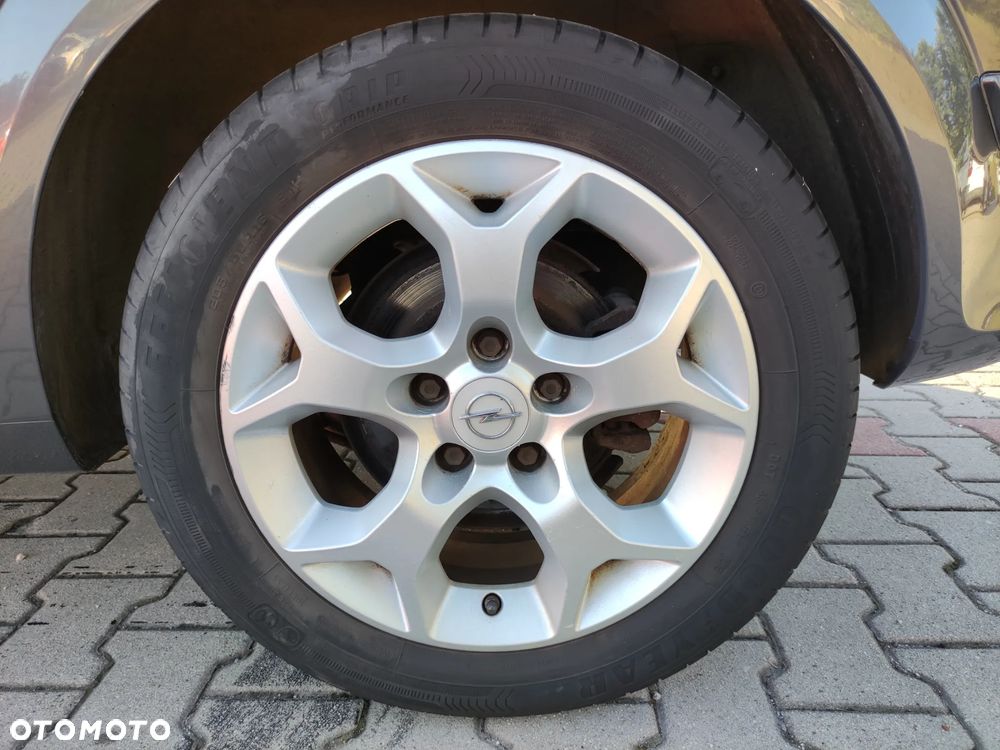 Opel Astra 1.7 CDTI Essentia - 11