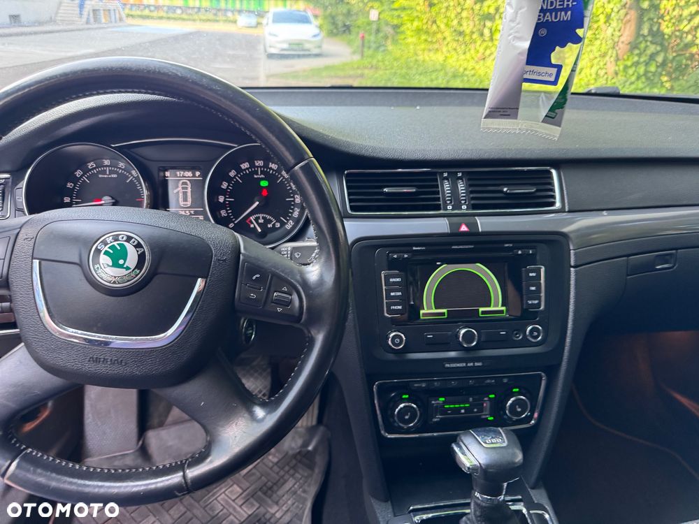 Skoda Superb 2.0 TDI Active DSG - 10