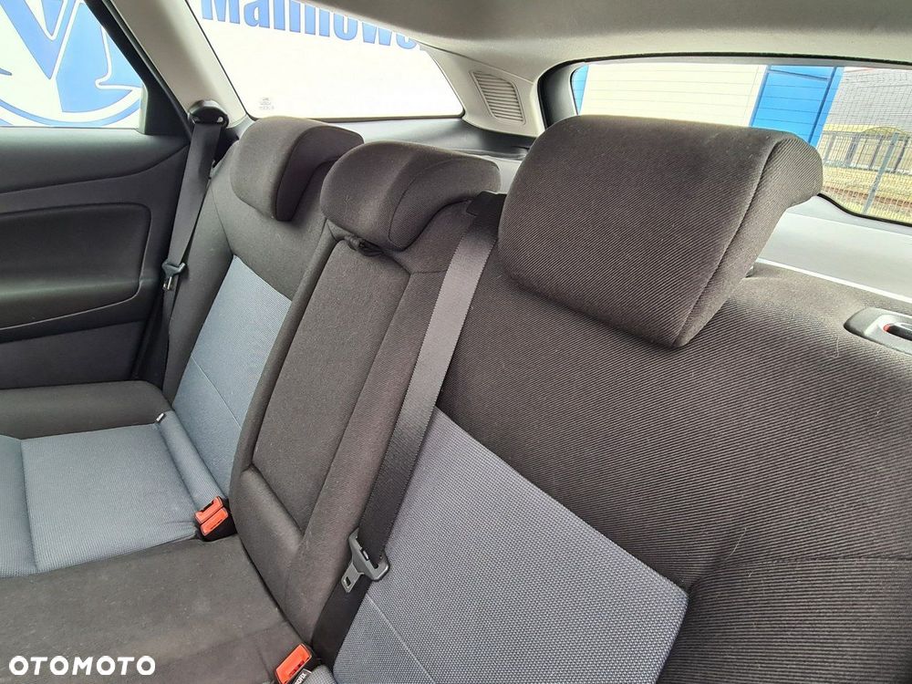 Ford Mondeo 1.8 TDCi Ambiente - 19