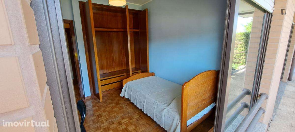 Quarto - localizado em Vila nova de gaia - Grande imagem: 2/25