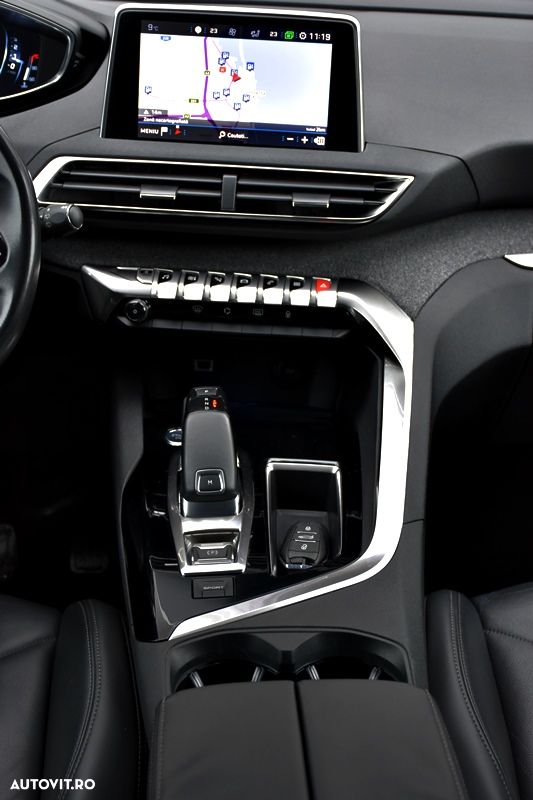 Peugeot 5008 PureTech 130 EAT8 Stop & Start Allure Business-Paket - 24