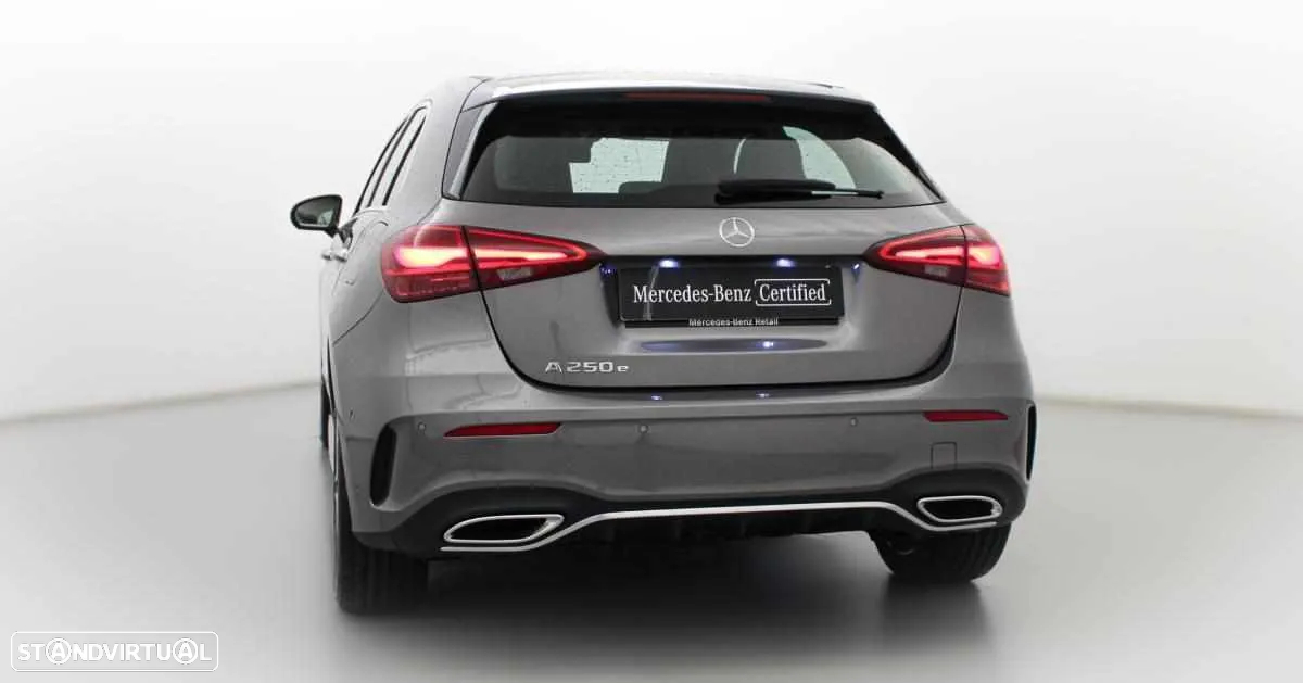 Mercedes-Benz A 250 e AMG Line - 3