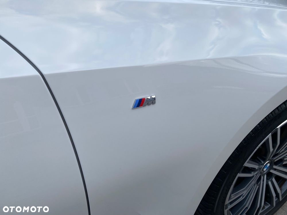 BMW Seria 3 318i M Sport - 14
