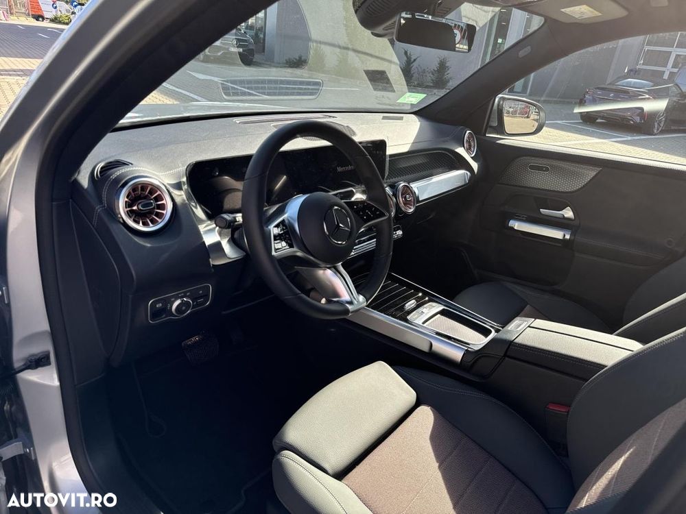 Mercedes-Benz EQB - 9