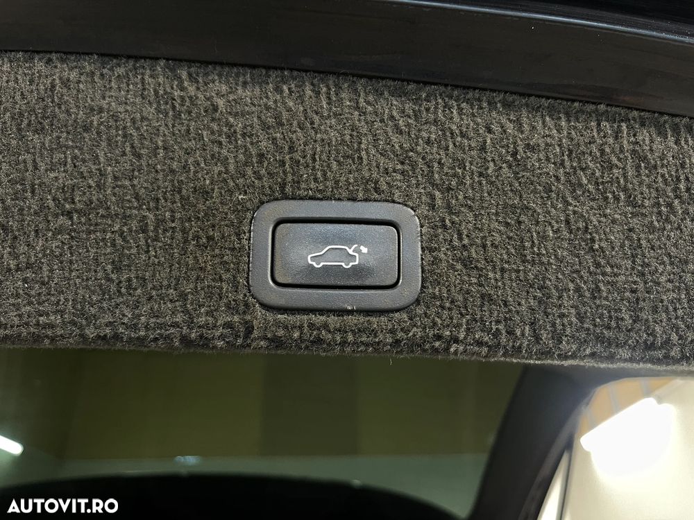 Volvo XC 60 2.4D AWD Momentum - 20
