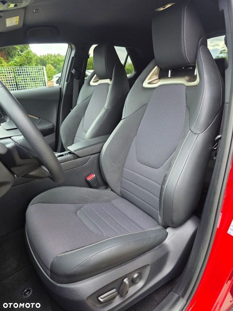 Toyota C-HR 2.0 PHEV Dynamic Force Executive - 30