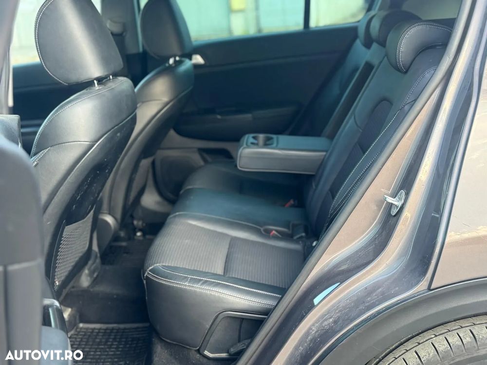 Kia Sportage 1.6 T-GDI 7DCT 4x4 Plus - 10