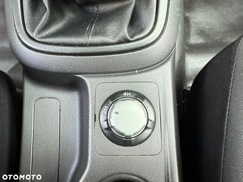 Isuzu Satellite 4X4 Kontener Chłodnia/Mroźnia + 230V ThermoKing - 17