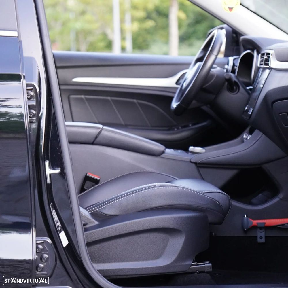 MG ZS EV 44.5 kWh Luxury - 26