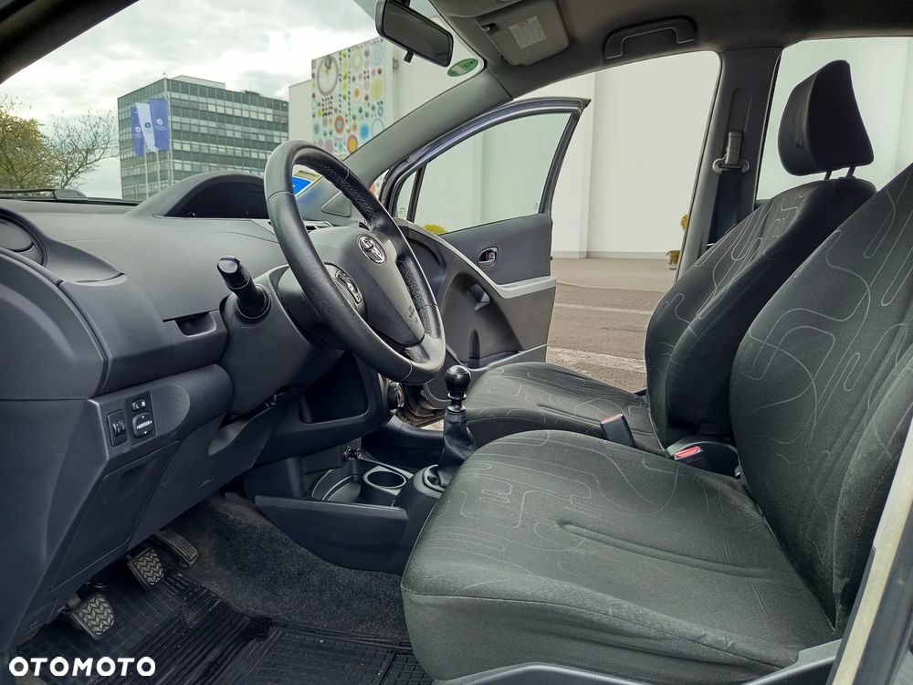 Toyota Yaris 1.33 Luna - 9