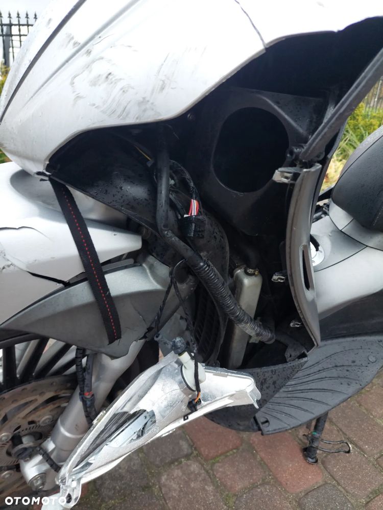 Piaggio Beverly - 11