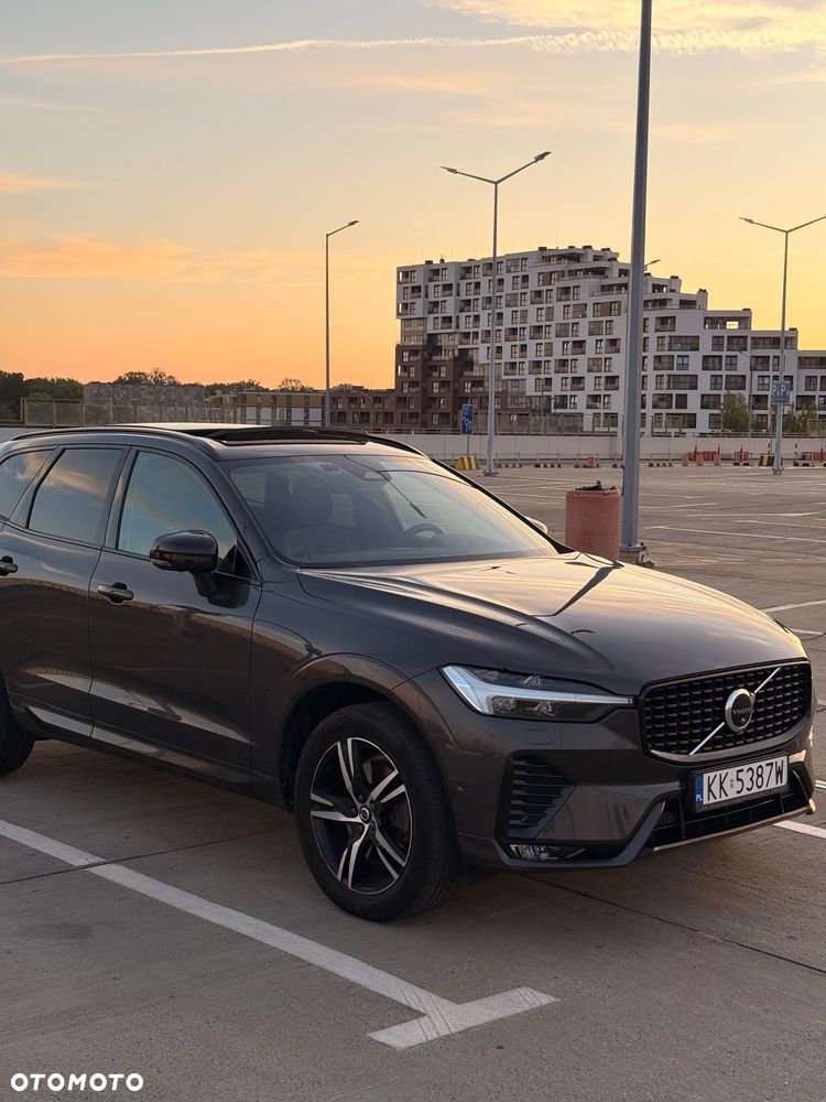 Volvo XC 60 B4 D Plus Dark - 5