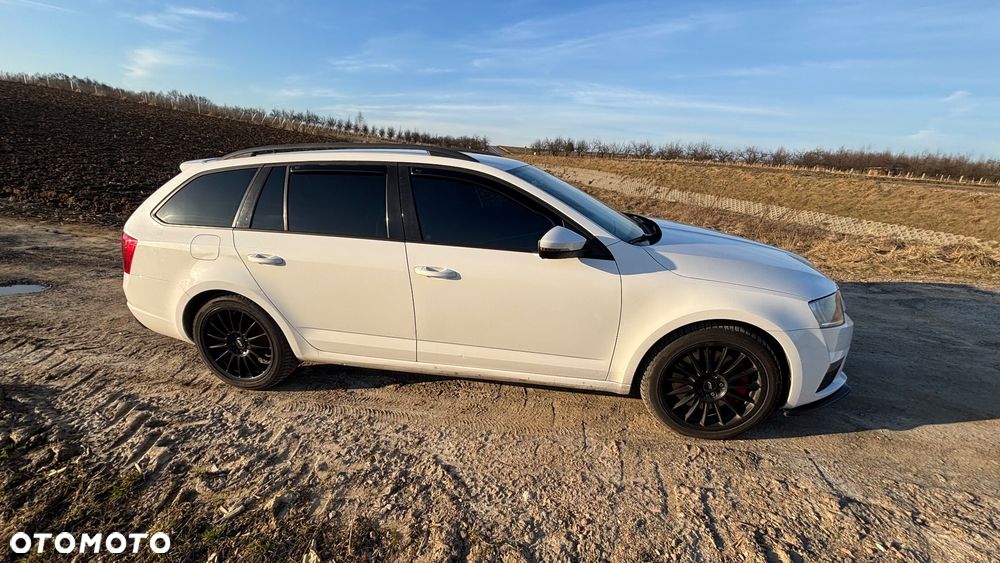 Skoda Octavia 2.0 TDI RS DSG - 14