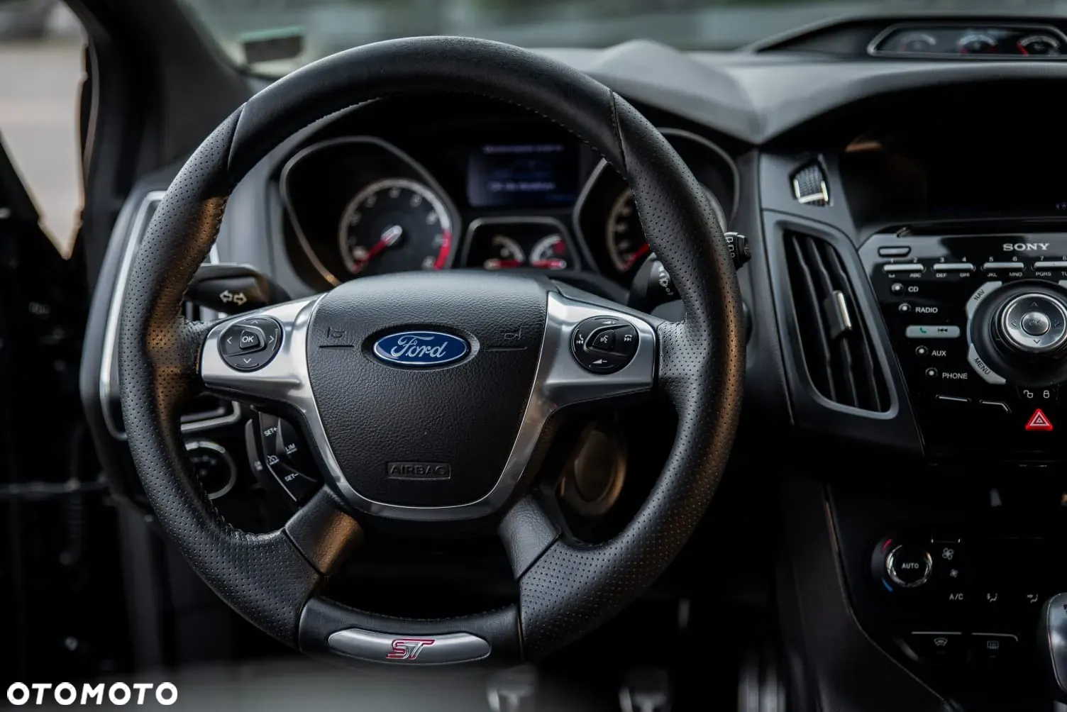 Ford Focus 2.0 EcoBoost ST mit Leder-Sport-Paket - 22