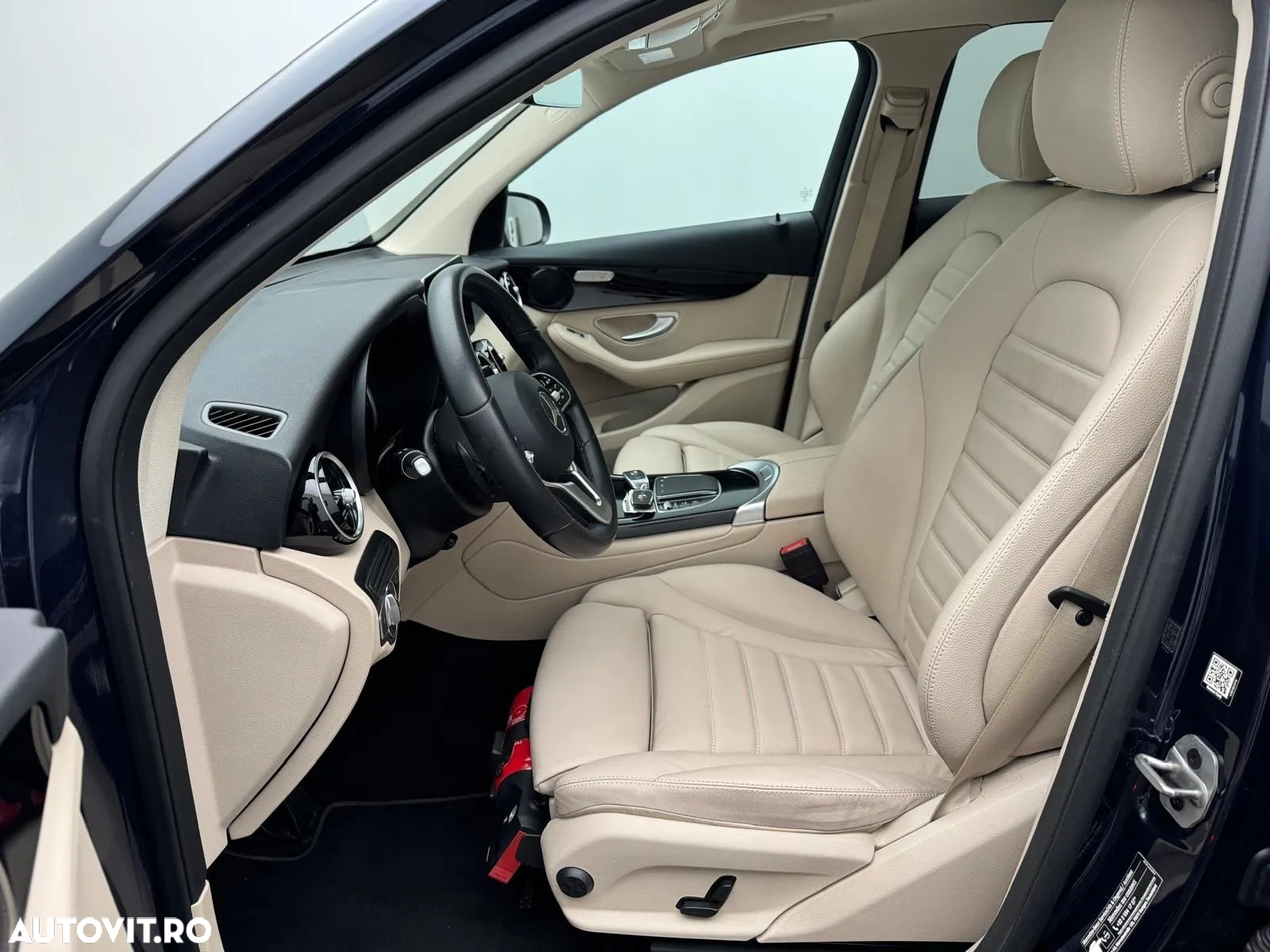Mercedes-Benz GLC 300 e 4MATIC - 8