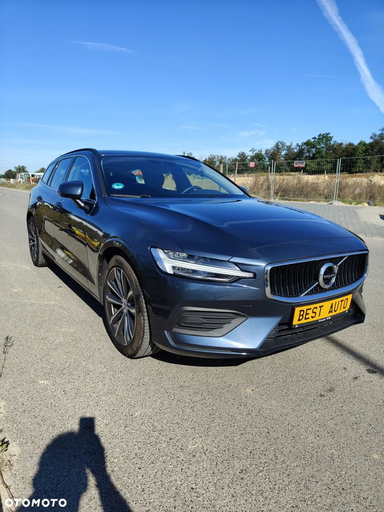 Volvo V60 B3 B DKG Momentum - 2