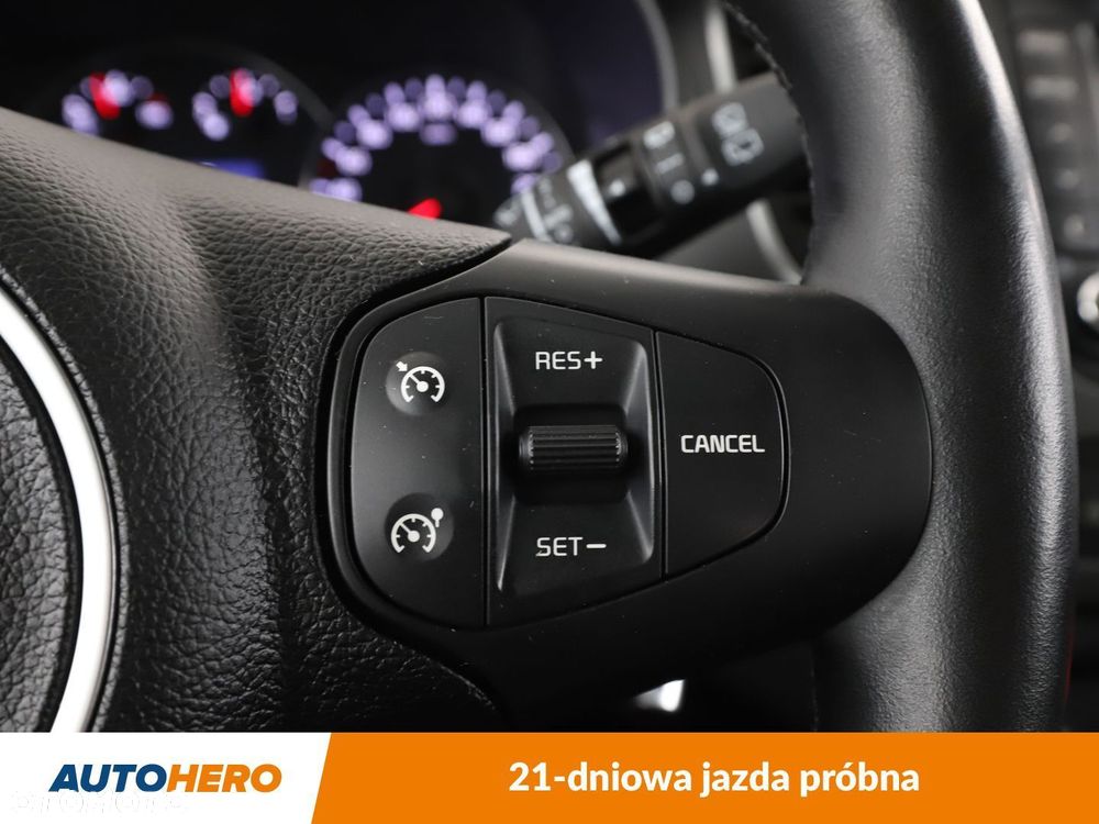 Kia Carens - 28