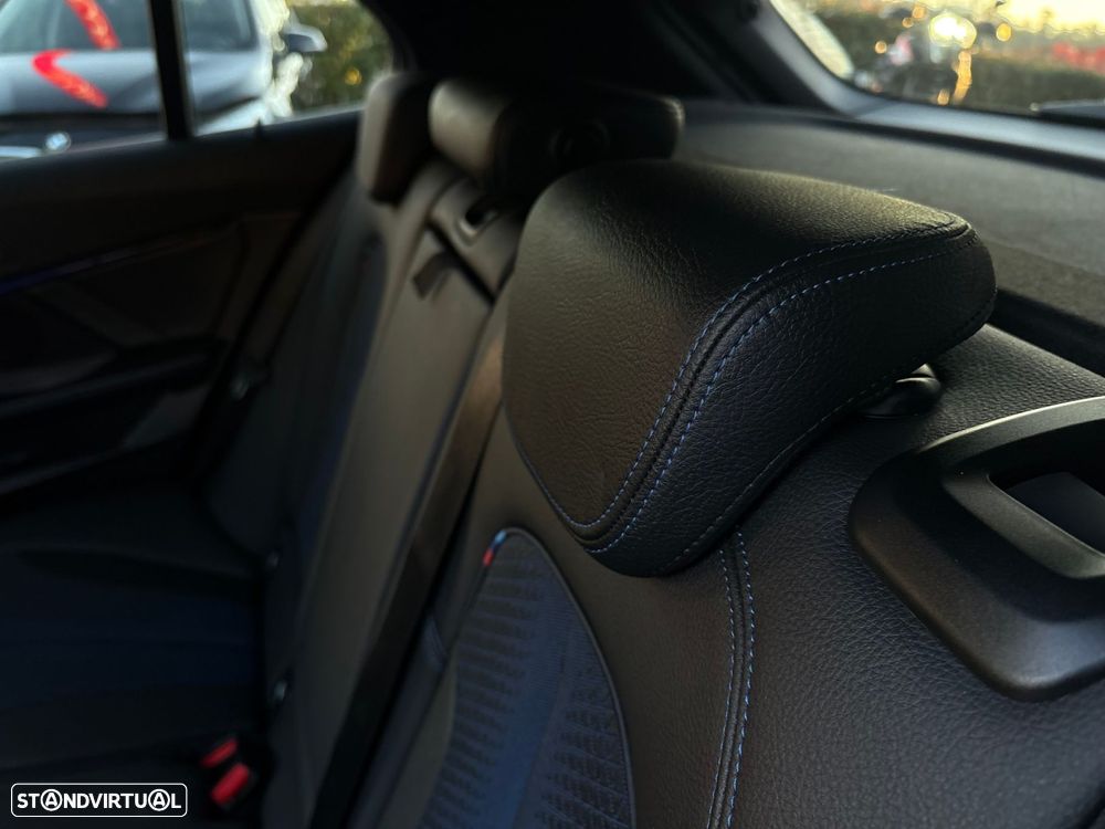 BMW 118 i Pack Desportivo M Auto - 28