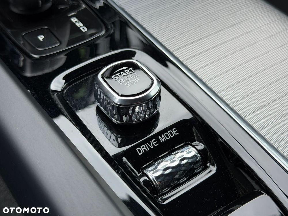 Volvo XC 60 B4 B R-Design - 22