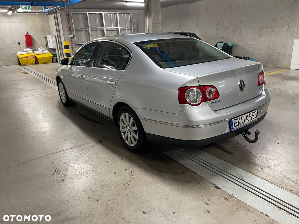 Volkswagen Passat 2.0 TDI Comfortline - 5