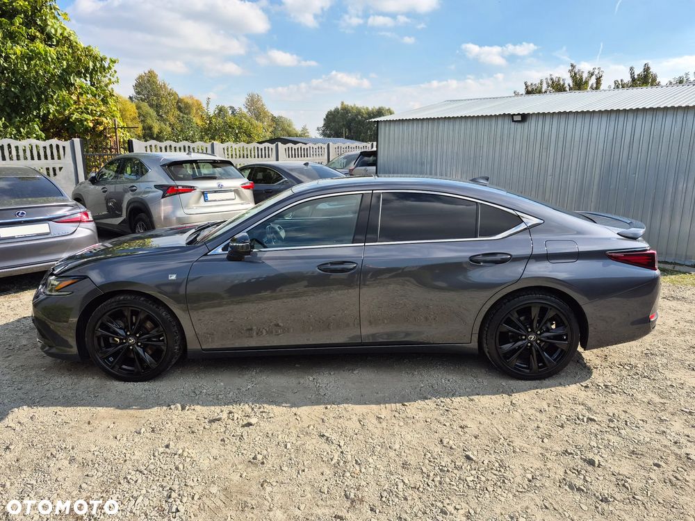 Lexus ES 300h F Sport Edition - 33