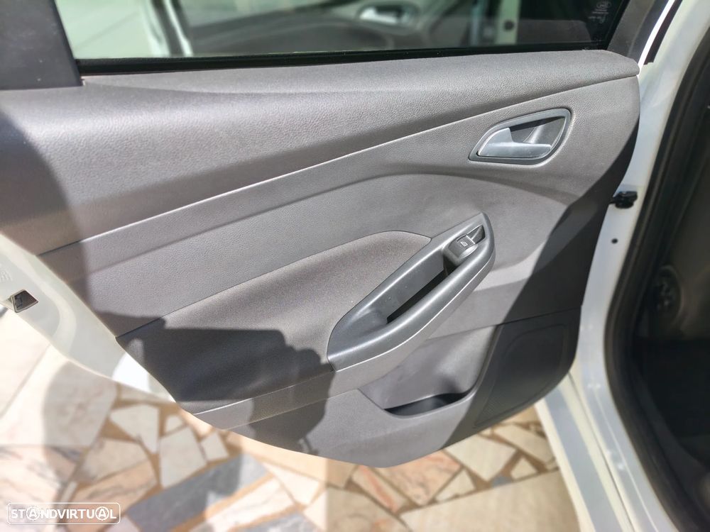 Ford Focus SW 1.5 TDCi ST-Line - 17