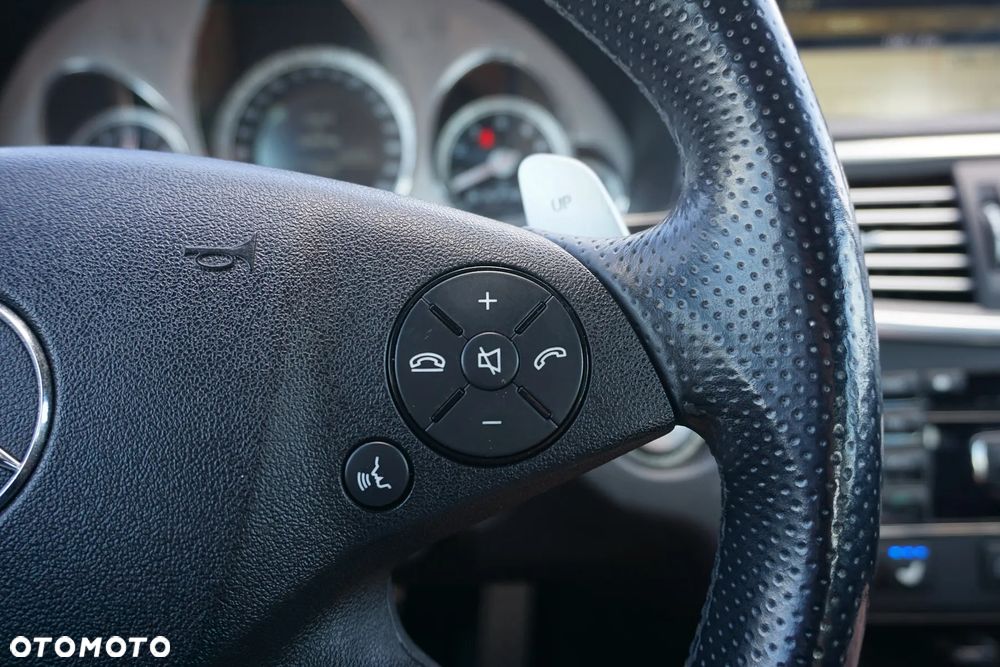 Mercedes-Benz Klasa E 63 AMG - 23