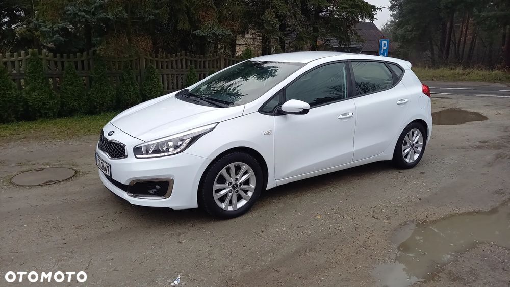 Kia Ceed 1.4 L - 8