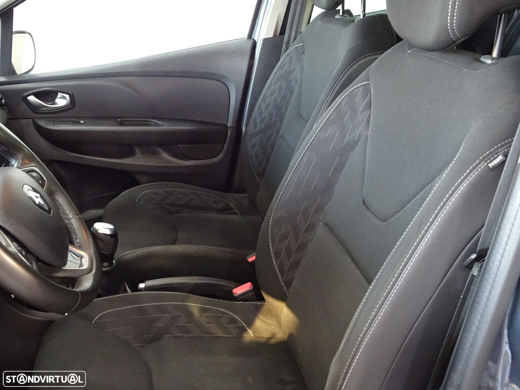 Renault Clio 1.5 dCi Limited - 9
