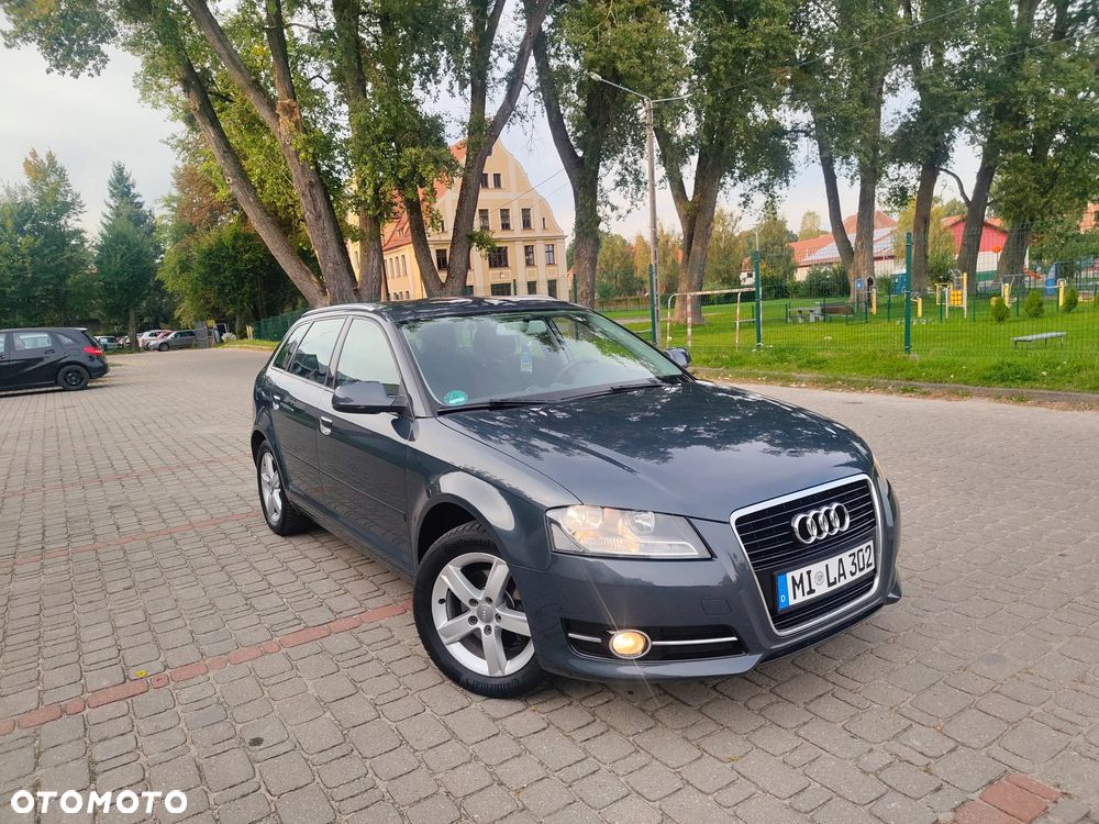 Audi A3 Sportback 1.6 Ambiente - 4