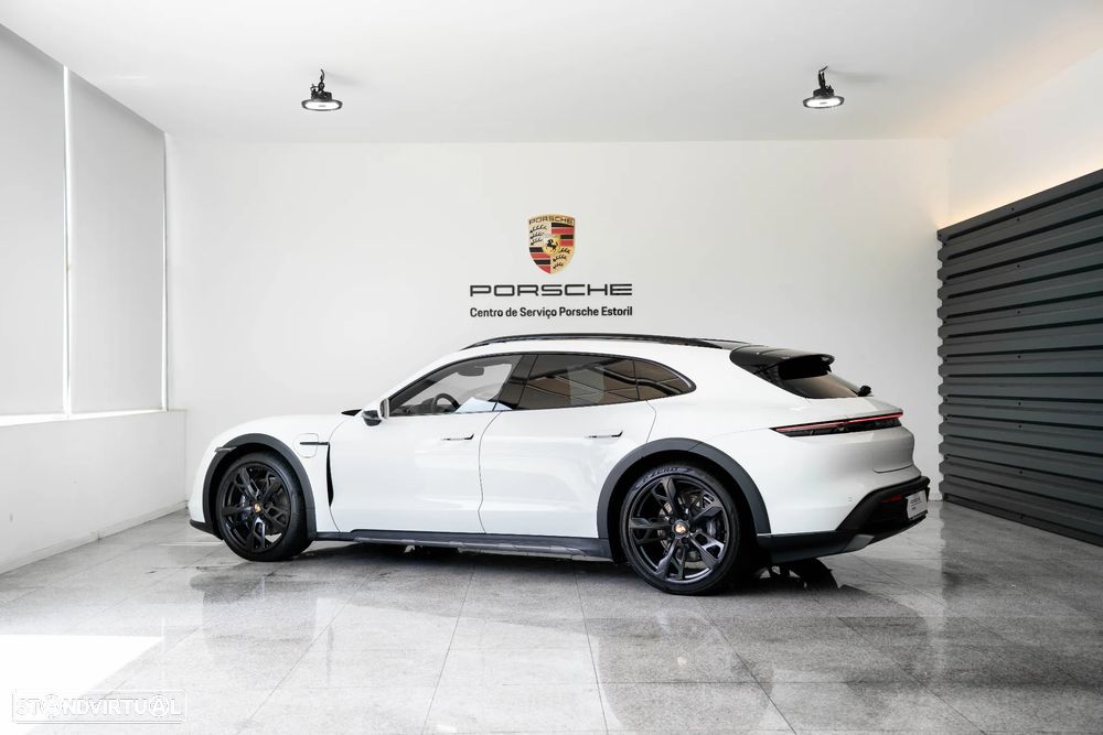 Porsche Taycan Cross Turismo 4 - 8