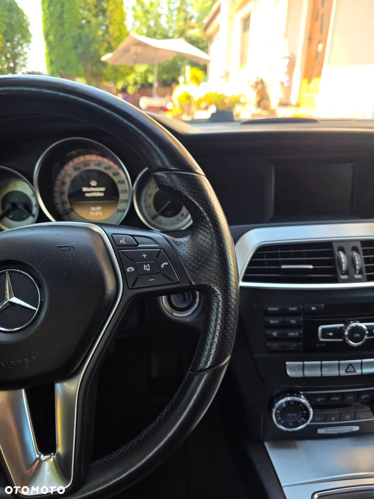 Mercedes-Benz Klasa C 180 BlueEFFICIENCY Avantgarde - 32