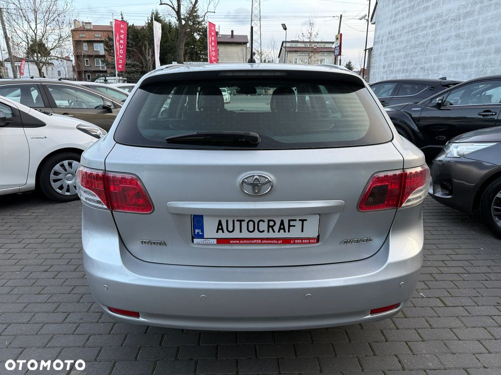 Toyota Avensis 1.8 Sol - 15