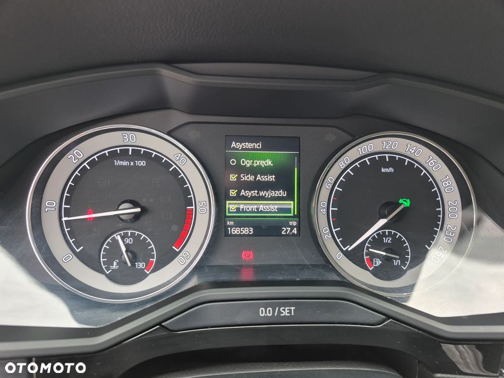 Skoda Superb 2.0 TDI SCR Style DSG - 13