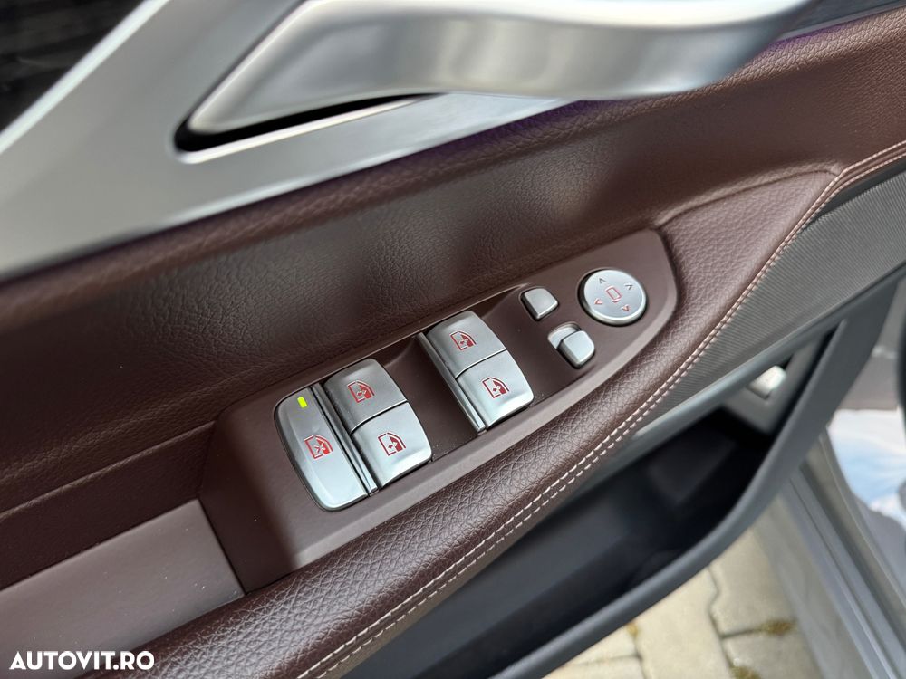 BMW Seria 7 745e - 31
