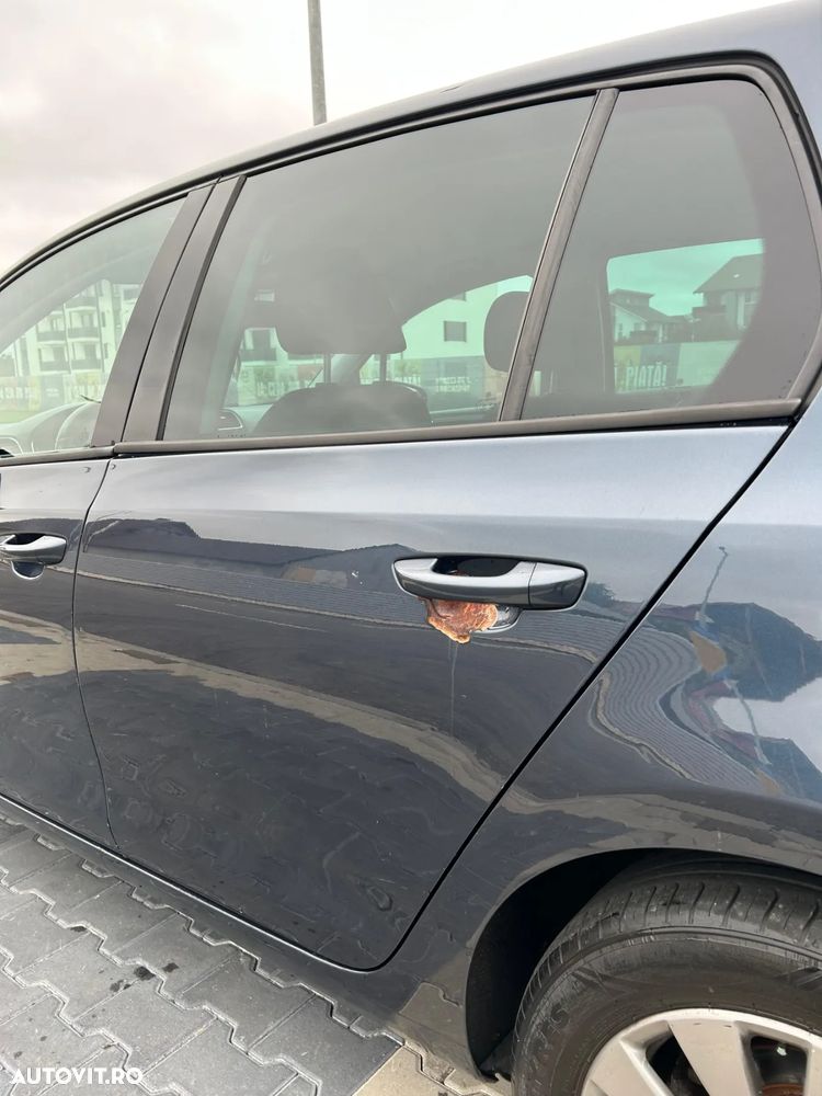 Volkswagen Golf - 6