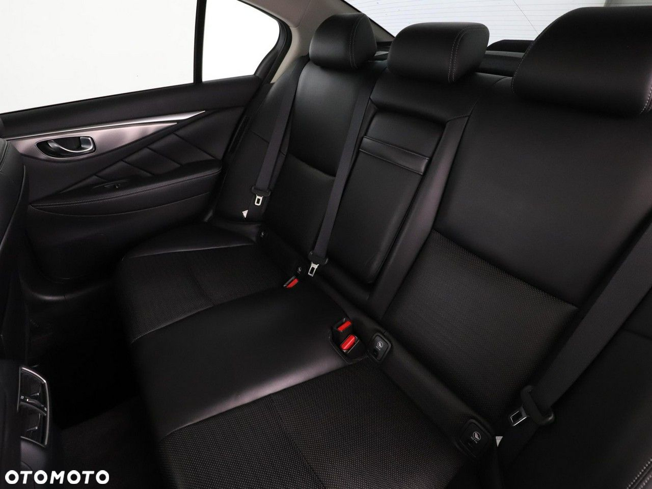 Infiniti Q50 - 17